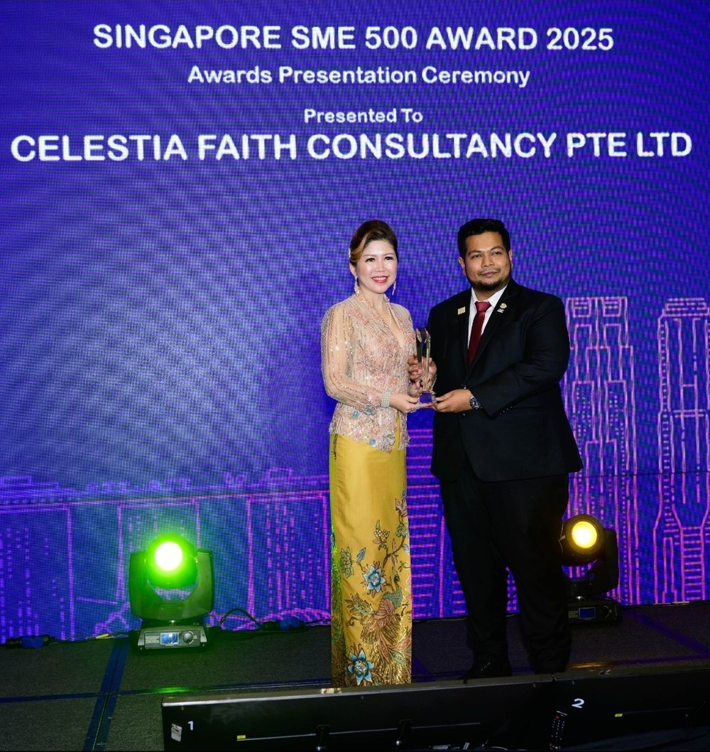 Celestia Faith Chong receiving the Singapore SME 500 Award 2025 for Celestia Faith Consultancy Pte Ltd.